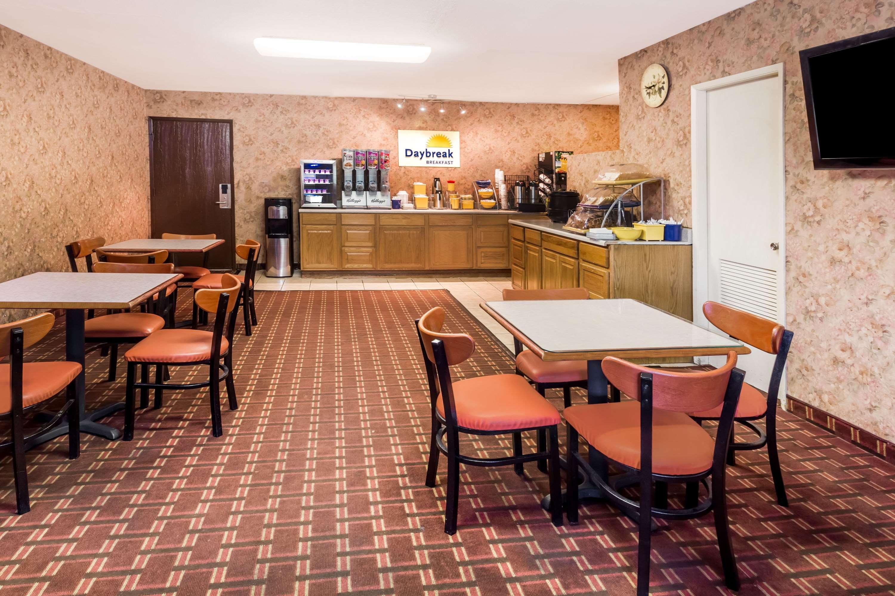 Days Inn & Suites By Wyndham Anaheim At Disneyland Park Exteriér fotografie