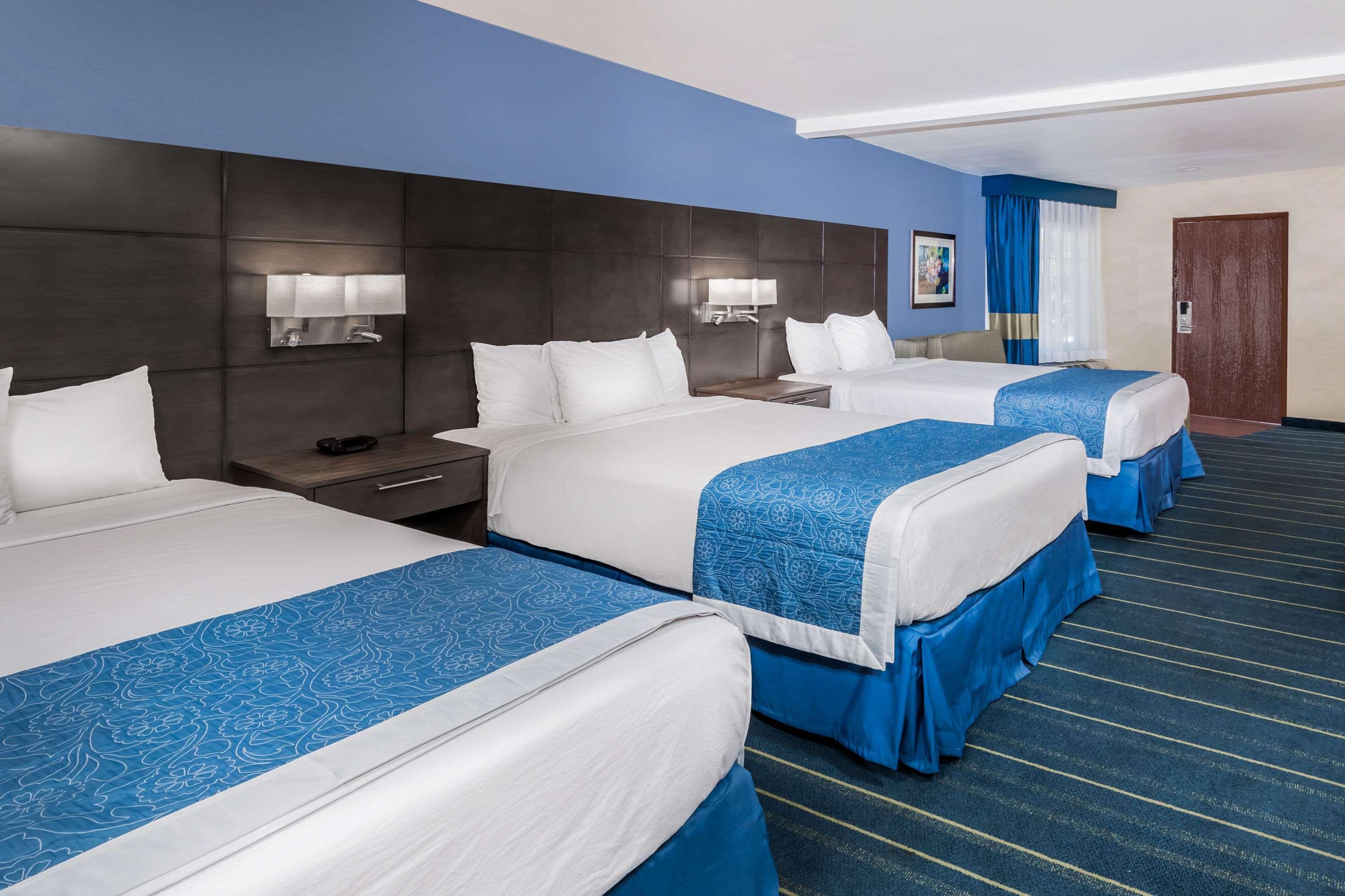 Days Inn & Suites By Wyndham Anaheim At Disneyland Park Exteriér fotografie