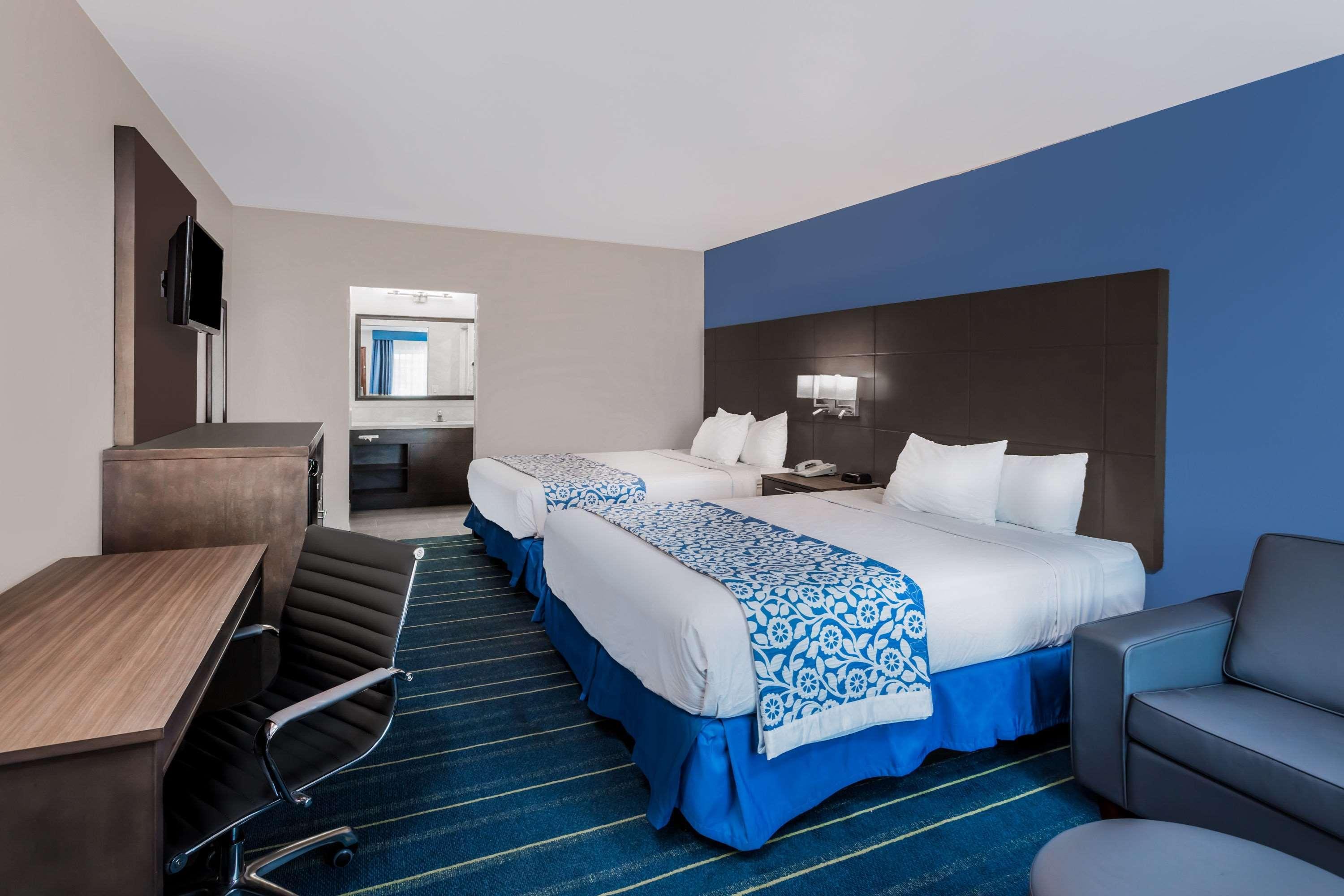Days Inn & Suites By Wyndham Anaheim At Disneyland Park Exteriér fotografie
